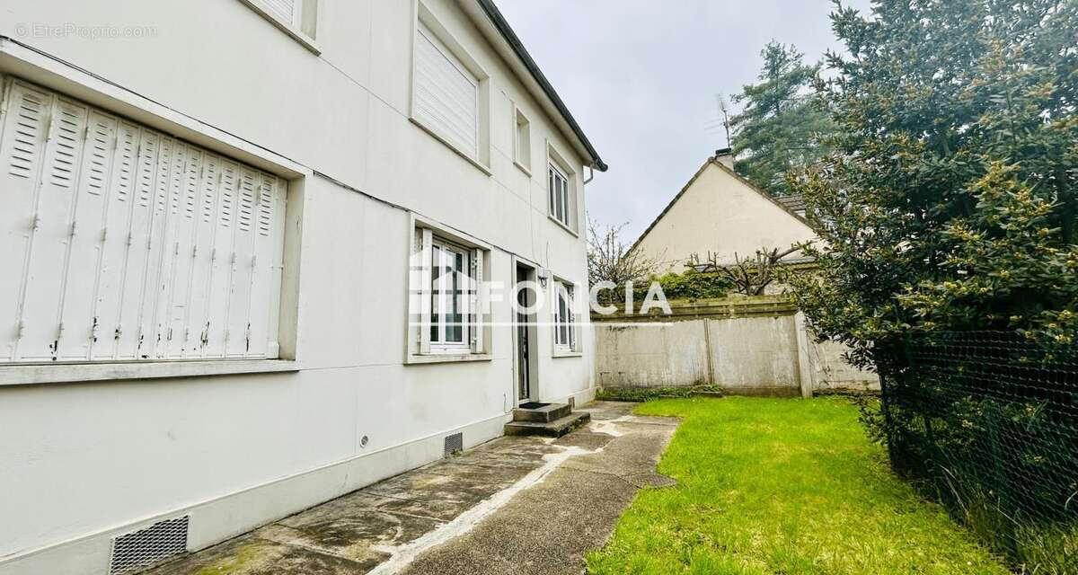 Appartement à SAINT-REMY-LES-CHEVREUSE