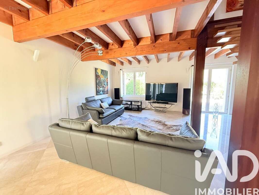 Maison 300 m² à Saint-Martial-D'artenset  - photo 3
