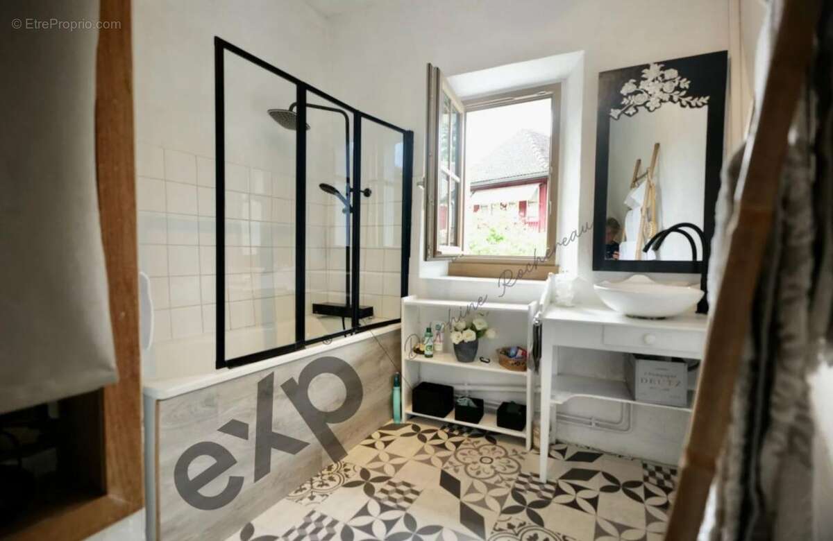 Maison à MENTHON-SAINT-BERNARD