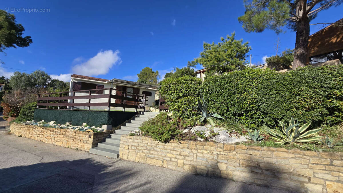 Maison à LE CASTELLET