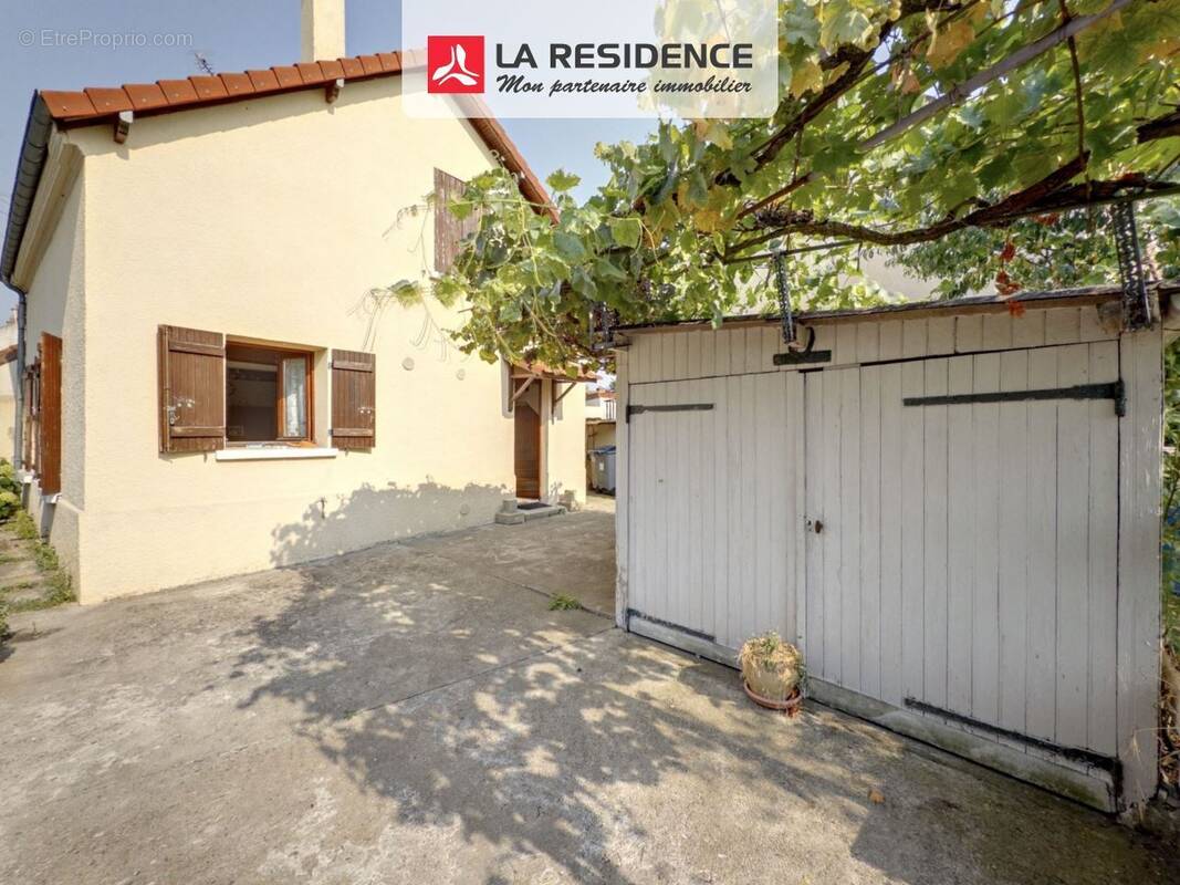 Maison à LES MUREAUX