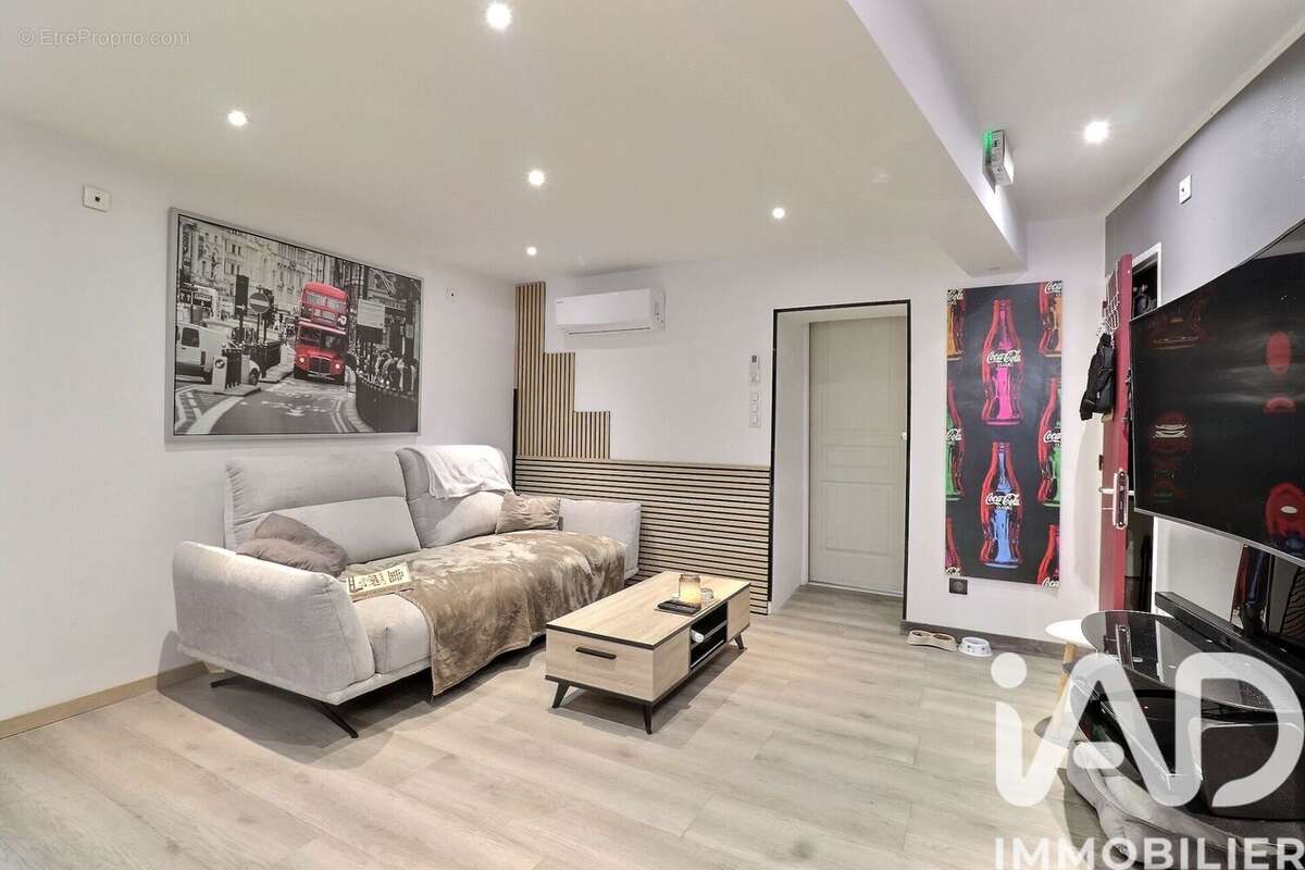 Photo 4 - Appartement à SEILLONS-SOURCE-D'ARGENS