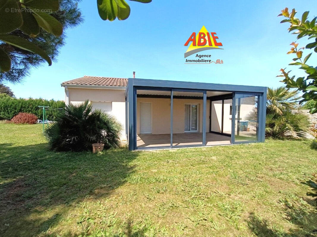 Photo 1 - Maison à VOUILLE