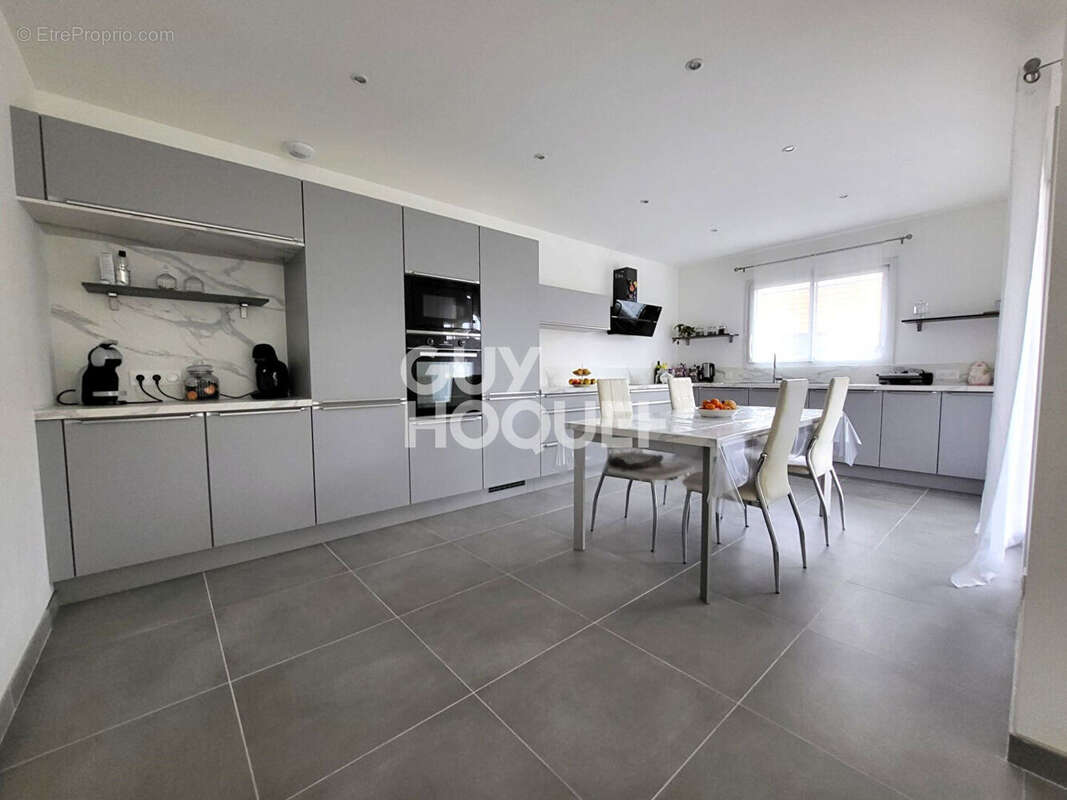 Maison à MONDEVILLE