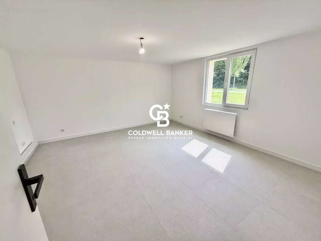 Maison à PREVESSIN-MOENS