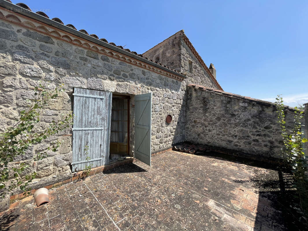 Maison à MONCRABEAU