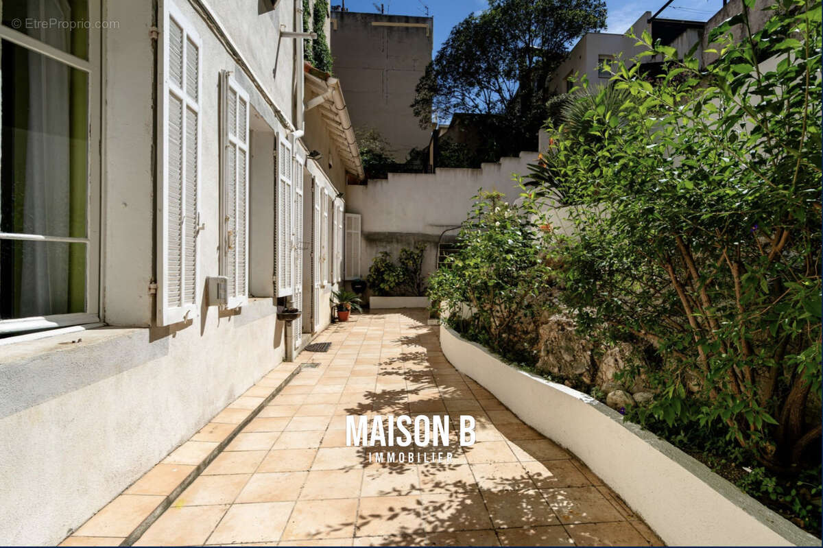 Appartement à MARSEILLE-6E