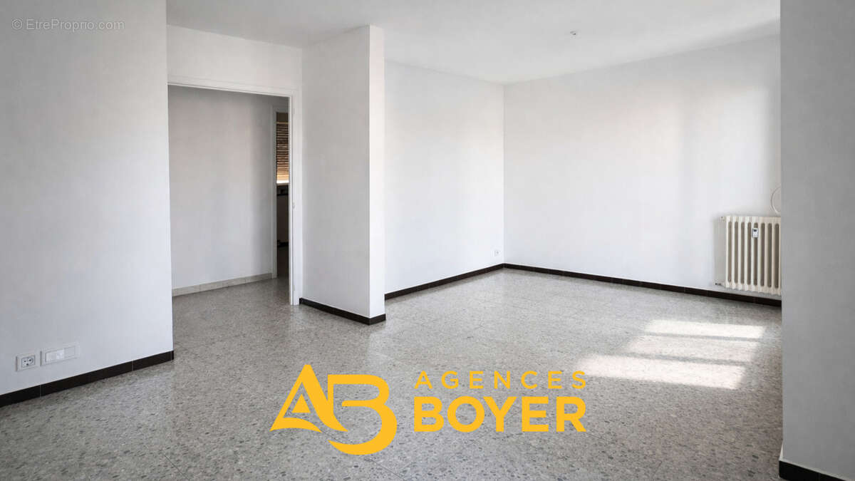 Appartement à SIX-FOURS-LES-PLAGES