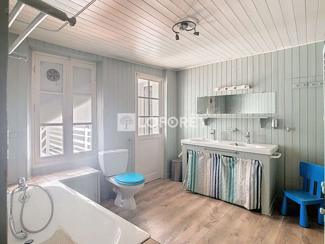 Maison à LINAS