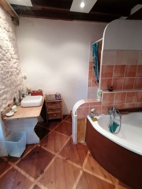 Maison à VILLEMAGNE