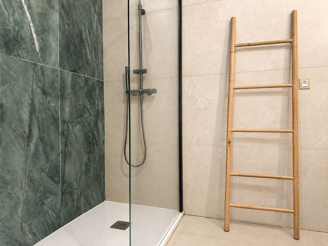 Appartement à PUGET-SUR-ARGENS
