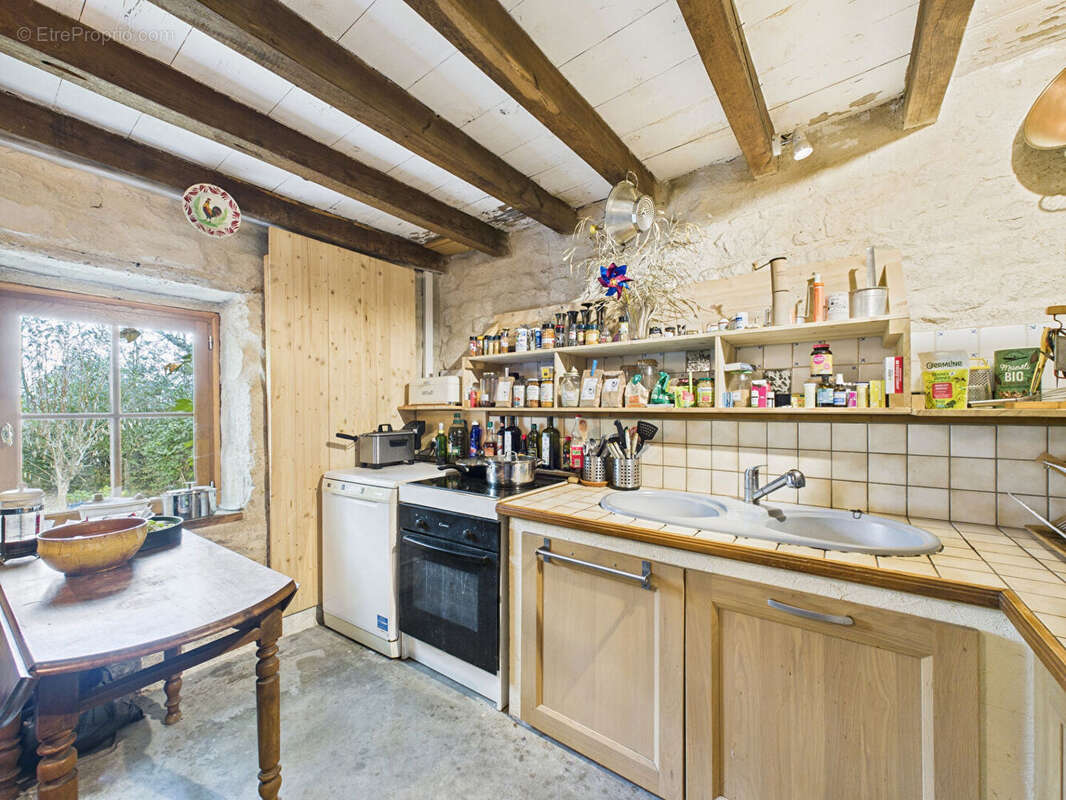 Maison à SAINT-MARCEL-EN-MARCILLAT