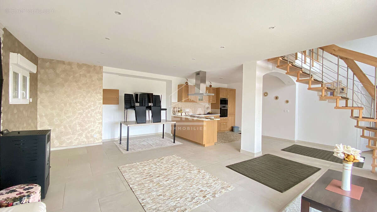 Maison 147m² à laval - photo 2