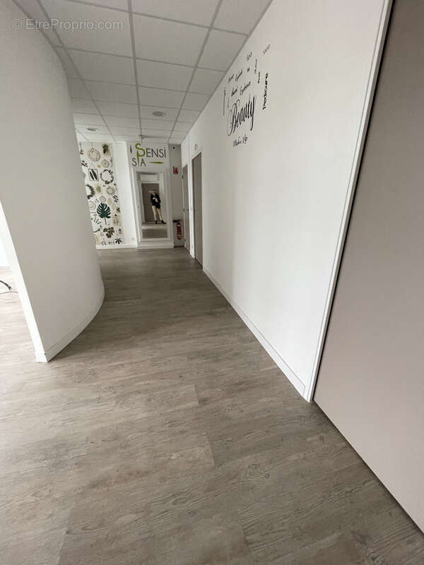 Commerce à SAINTE-SAVINE