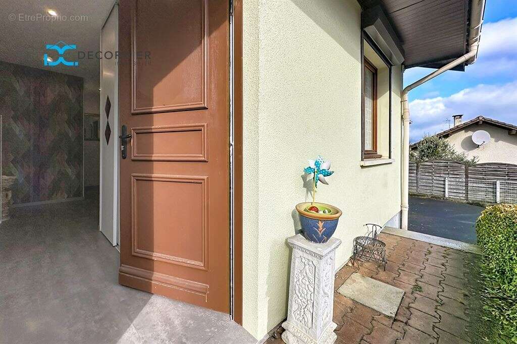 Maison individuelle a vendre a neuvecelle - photo 20
