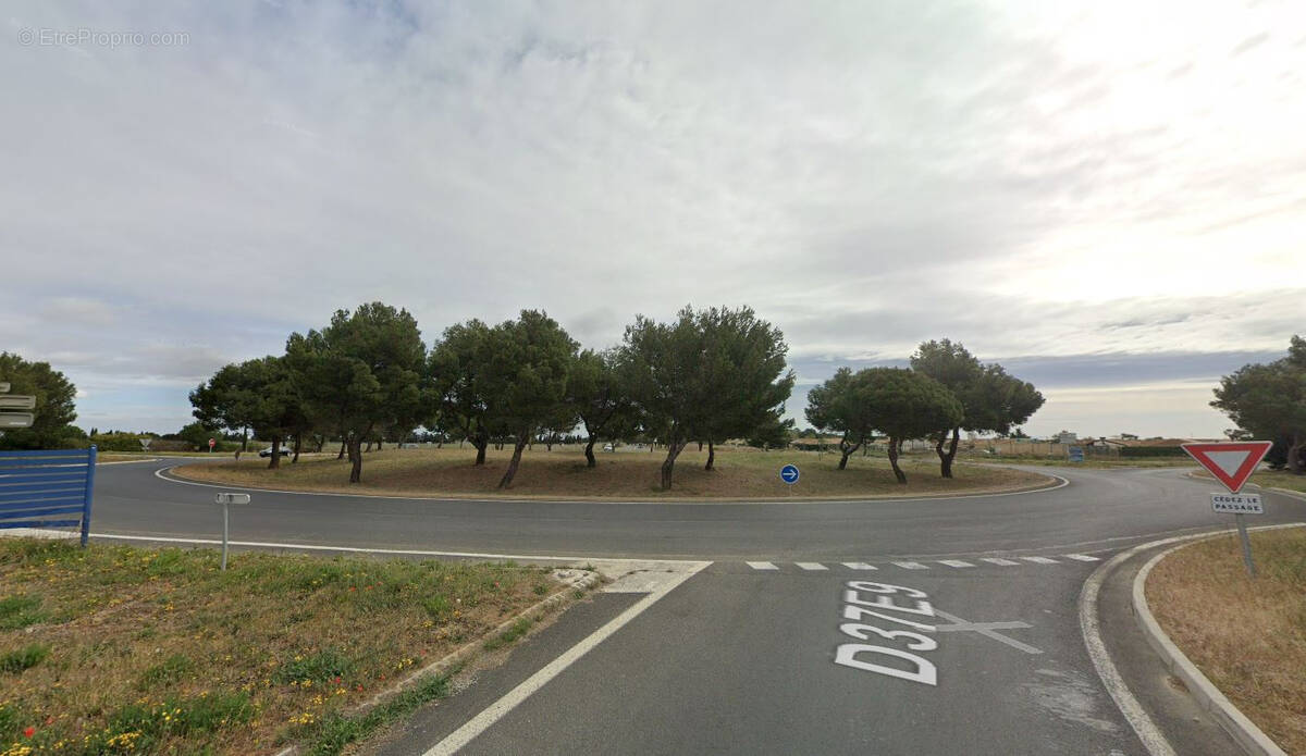 Parking à VALRAS-PLAGE