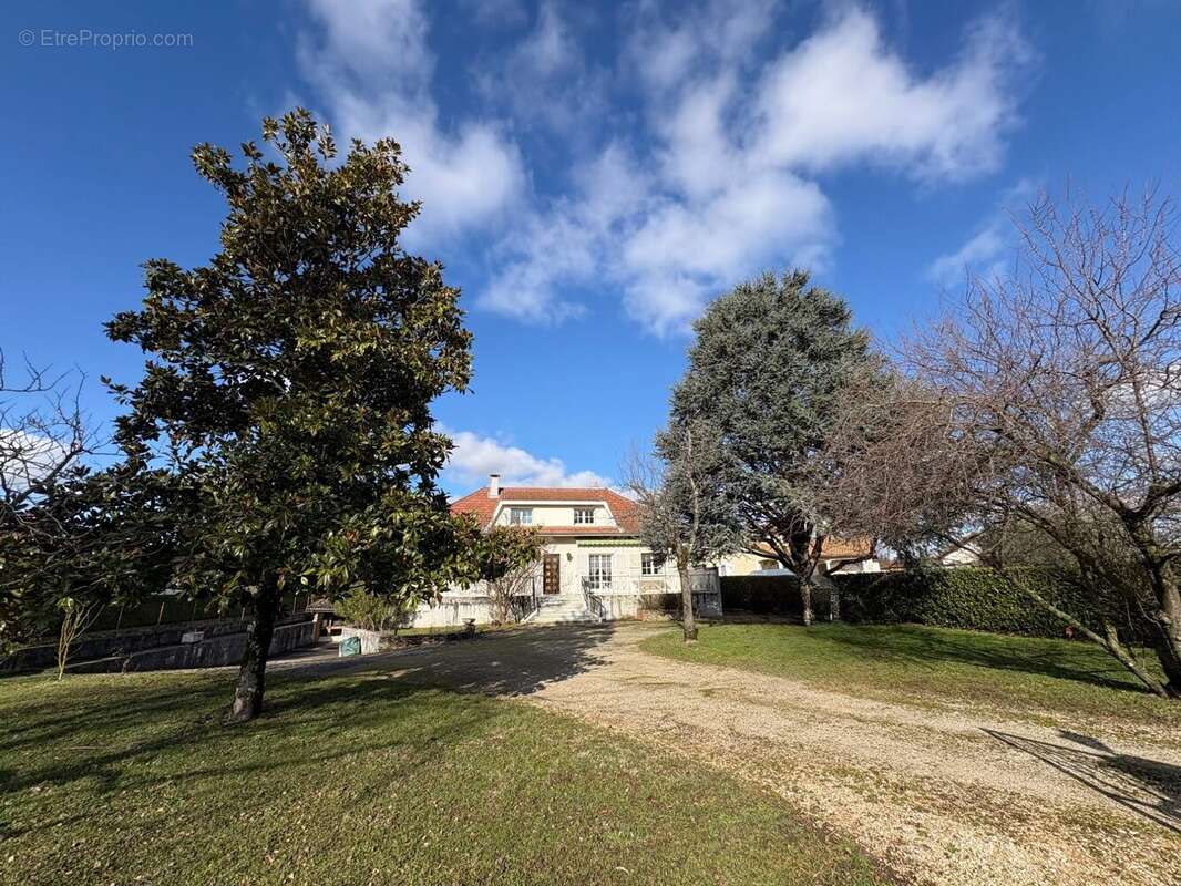 Maison à BEAUREPAIRE