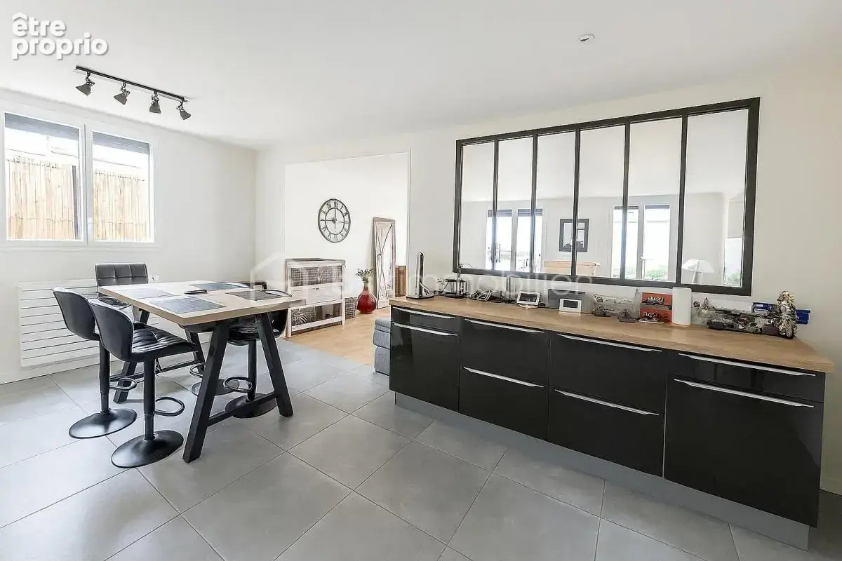 Maison familiale de 227m2 avec piscine chauffée! - photo 7