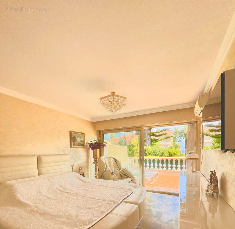 Appartement à BEAULIEU-SUR-MER