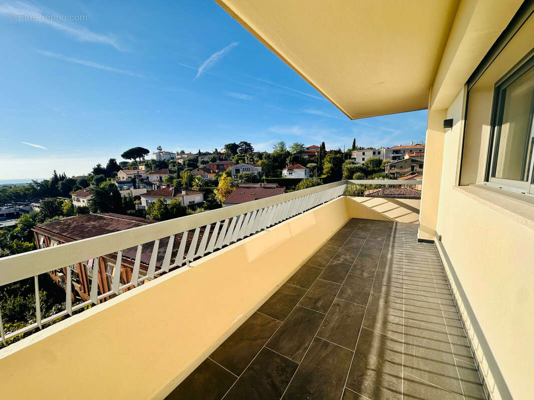 Appartement à VENCE