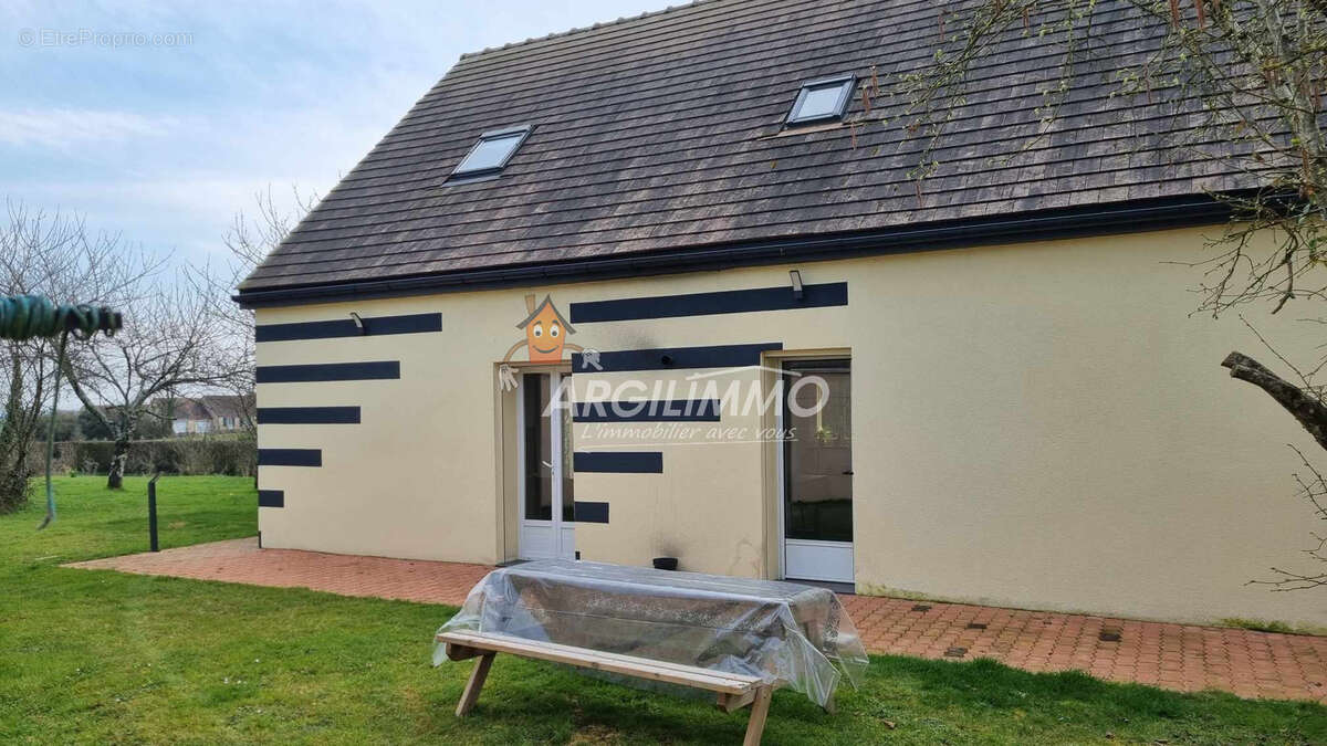 Maison à SAINT-CALAIS