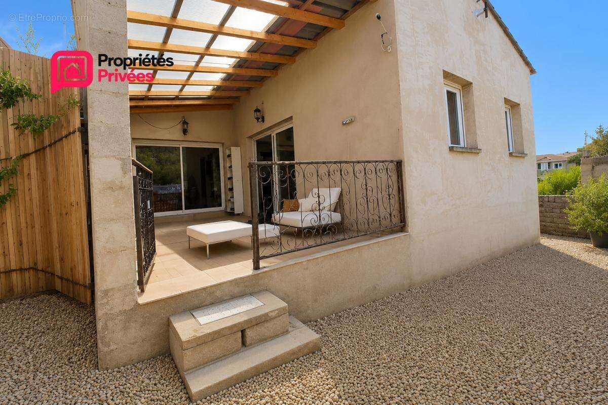 Villa Uzes 4 pièce(s) 78 m2 , 6 minutes d'Uzès ? Exclusivité ? Villa contemporaine de 2019 avec vue dominante - photo 6