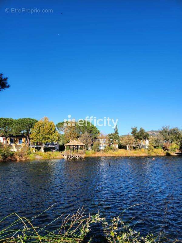 Appartement à GRIMAUD