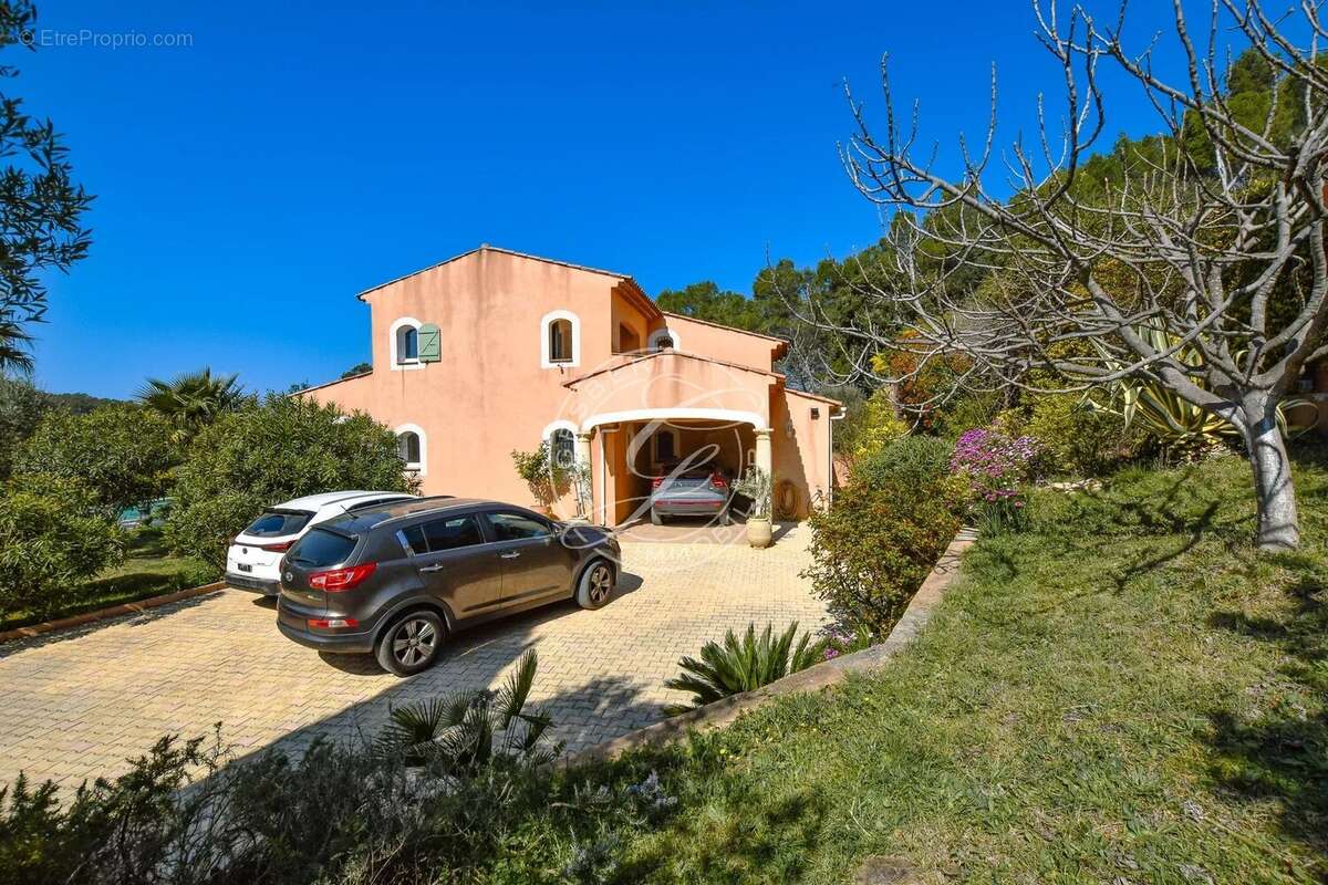 A VENDRE - FLAYOSC très belle villa avec vue dominante et piscine - photo 30