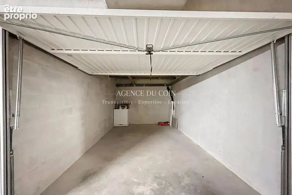 À vendre garage disponible en sous sol Résidence la closerie - photo 2