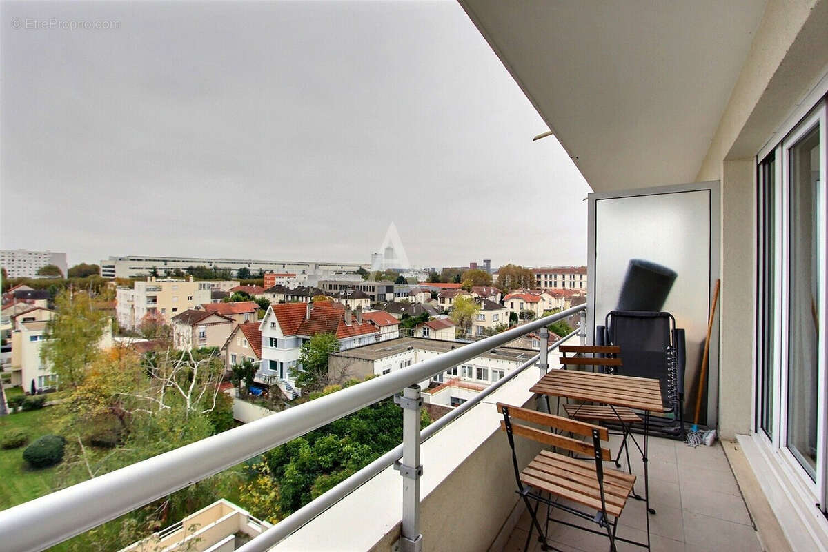 Appartement à VILLENEUVE-LA-GARENNE