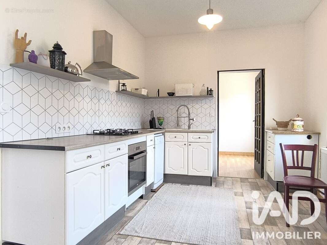 Appartement 185 m² à Giat  - photo 2
