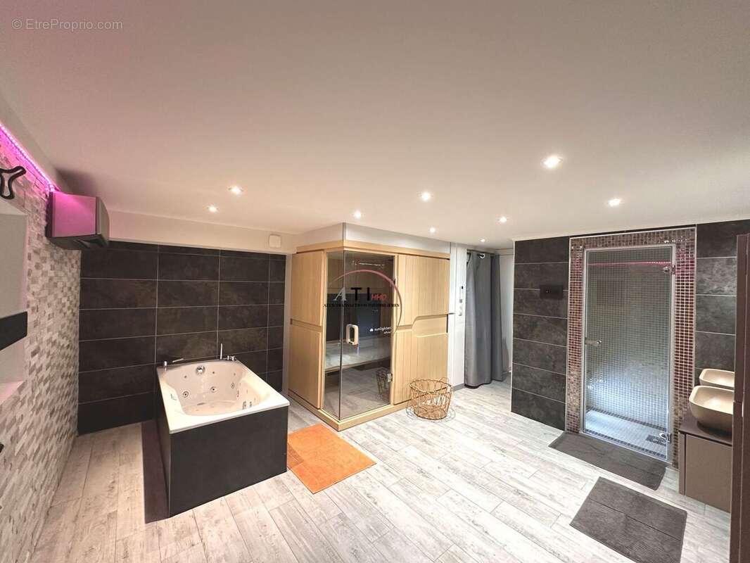 Appartement à GRIMAUD