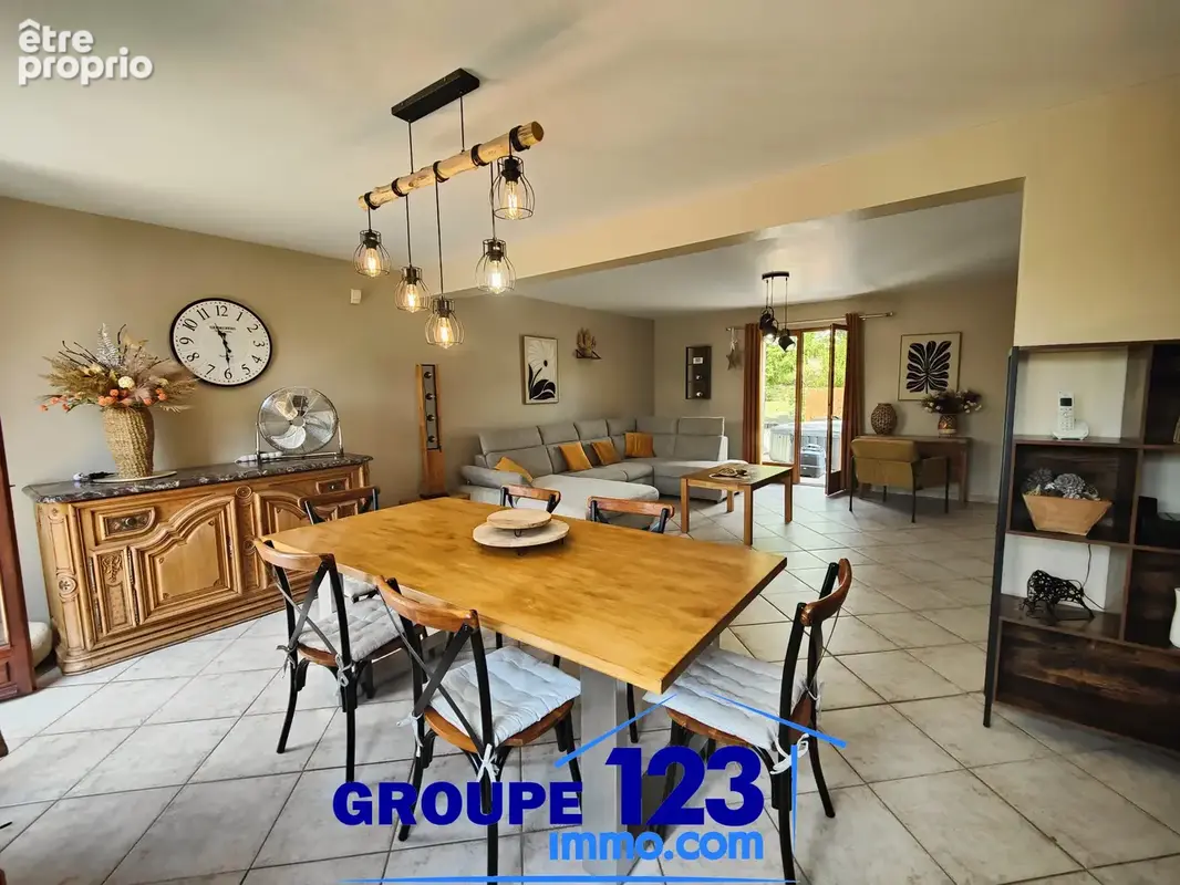 À JOIGNY   Une maison familiale qui a beaucoup à offrir - photo 2