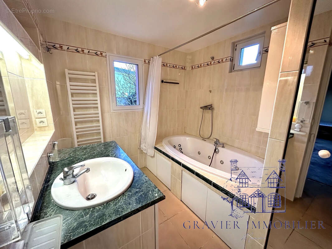 Maison à SAINT-GERMAIN-SUR-AY