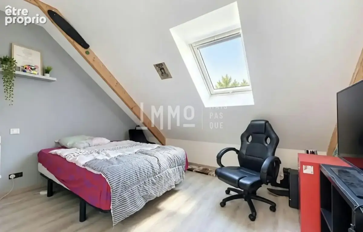 Maison 6 pièces 137 m² à vendre à Brehal (50290) - photo 9