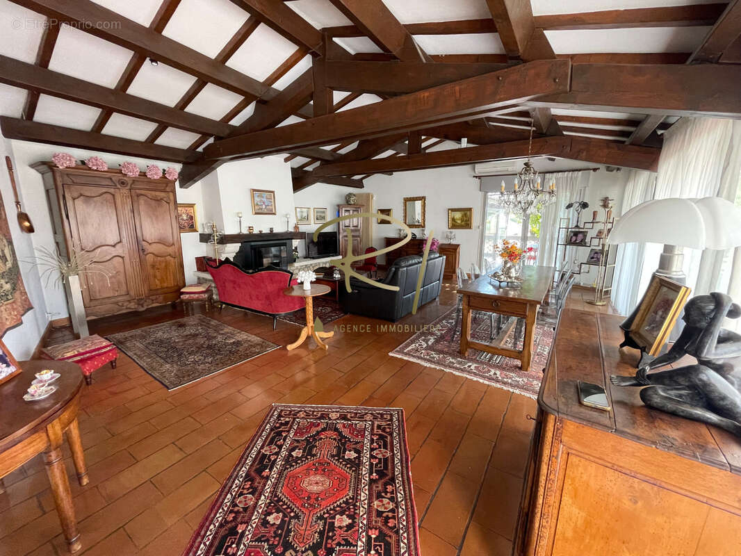 Maison à VALLON-PONT-D&#039;ARC