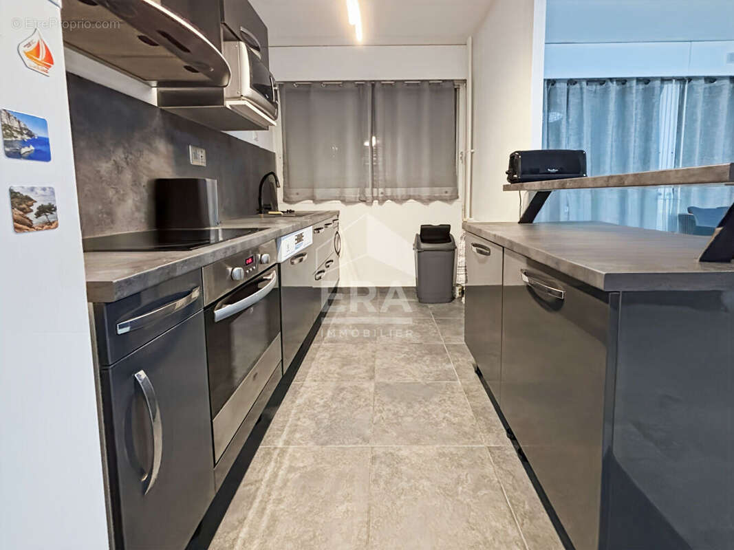 Appartement à MARSEILLE-4E
