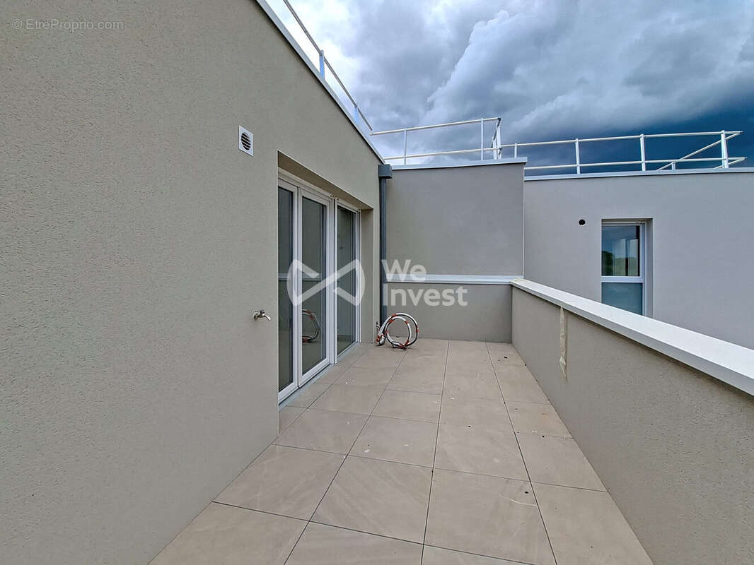 Appartement à VIC-LA-GARDIOLE