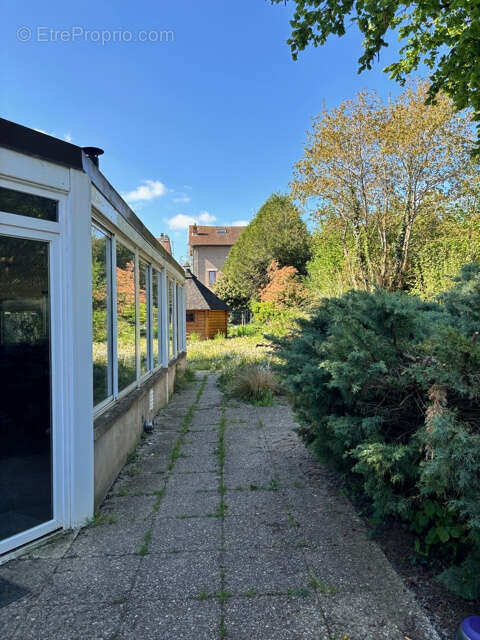 A VENDRE- Rare sur le secteur; Maison de caractère à JARNY-Dépendance aménagée de 41 m2 et parc de 18 ares. - photo 25
