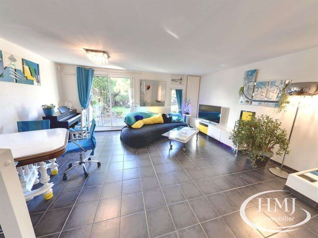 Maison à COURCOURONNES