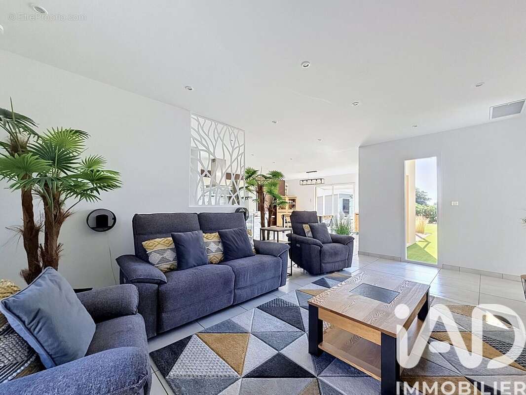 Maison 151 m² à Vendres  - photo 7