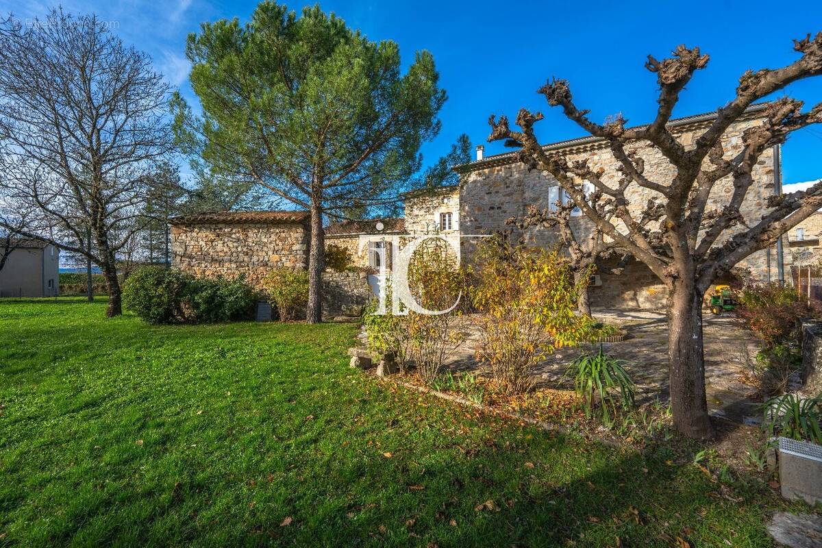 Maison à LABLACHERE