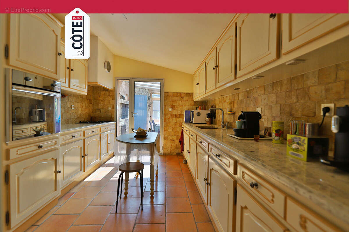 Maison à CHATEAUNEUF-LES-MARTIGUES