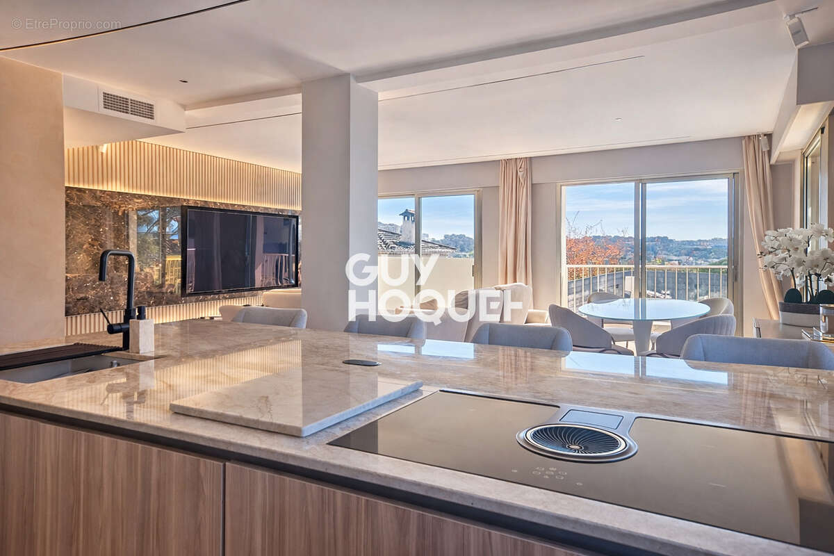 Appartement à MOUGINS