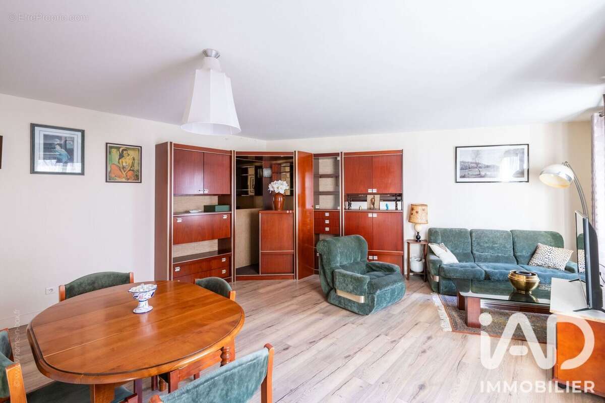 Photo 2 - Appartement à PARIS-18E