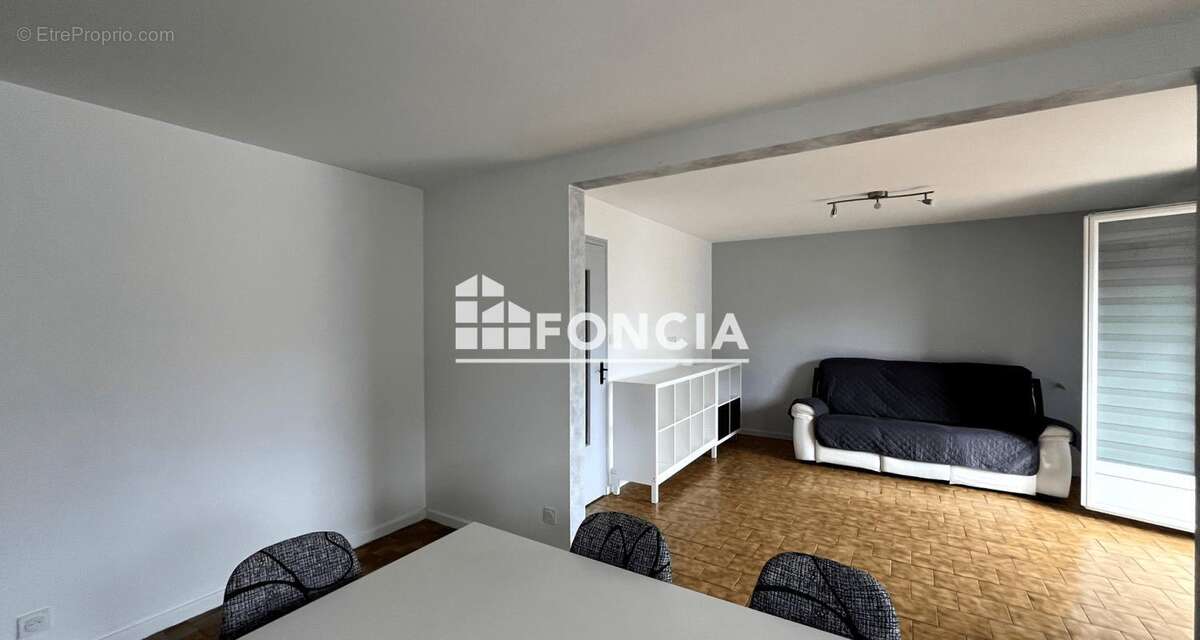 Appartement à VIZILLE