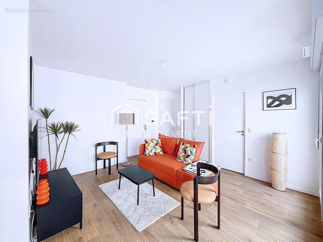 Photo 1 - Appartement à COMBS-LA-VILLE