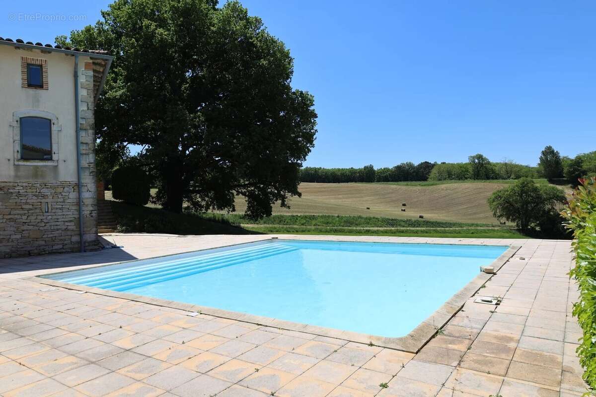 Maison à MONCLAR-DE-QUERCY