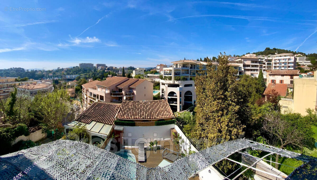 Appartement à LE CANNET