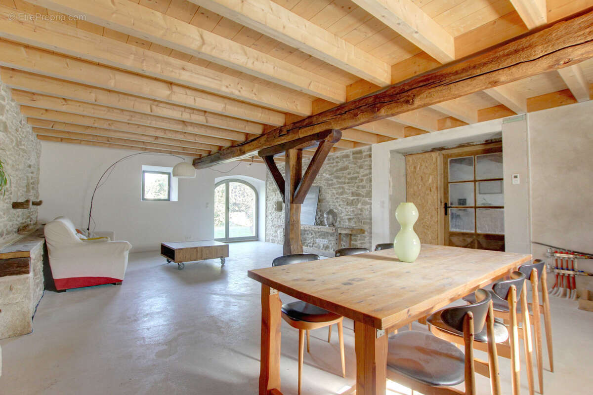 Maison à MASSINGY